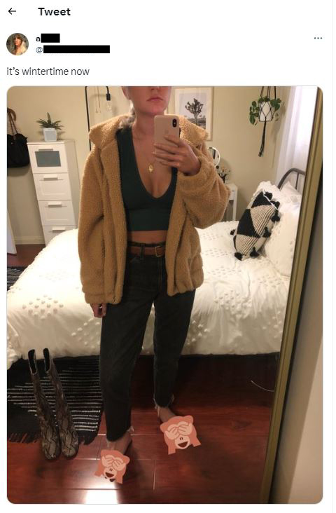 Ein Bilder-Tweet, in dem eine Frau Emojis benutzt, um ihre Füße zu zensieren.